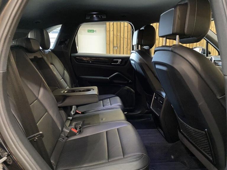 2022 Porsche Cayenne V6 E-Hybrid SUV HYBRID Automatic