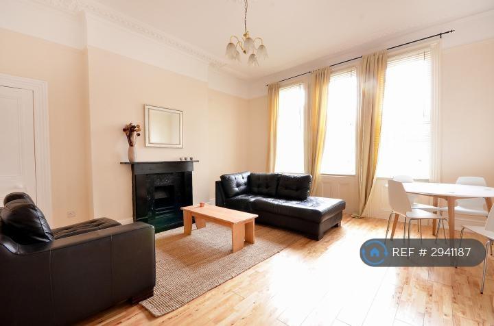 2 bedroom flat in Arcadia Street, London, E14 (2 bed) (#2941187)