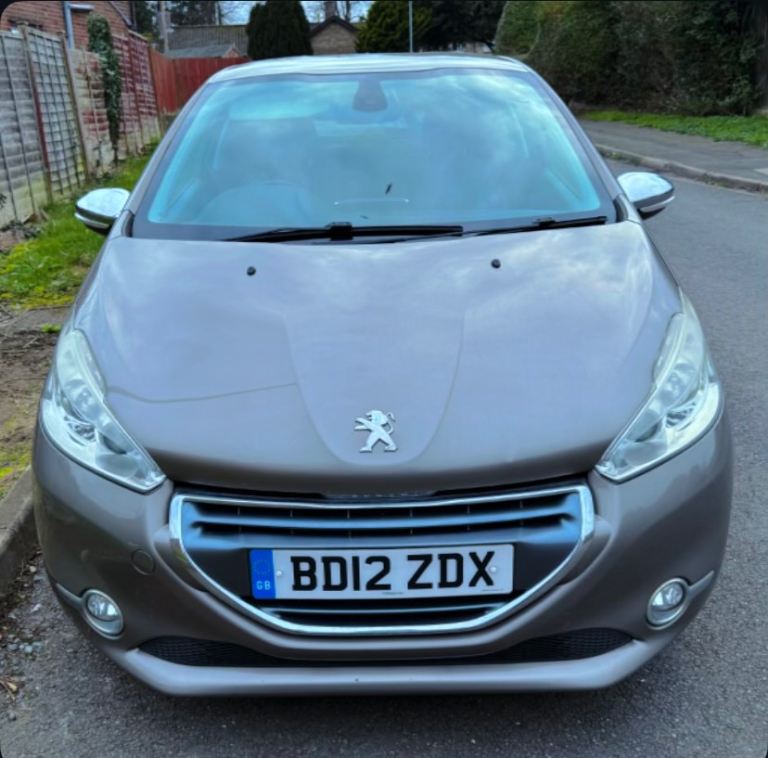 Peugeot 208 Manual 10month mot Reliable car driving very good £895