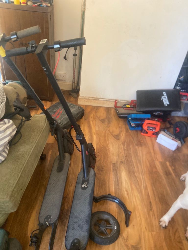Black Electric Scooter – Spares or Repairs