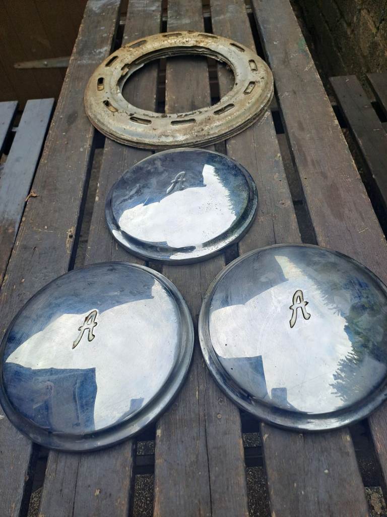 Austin Cambridge 3 Hub Caps and 4 Disks - Rare