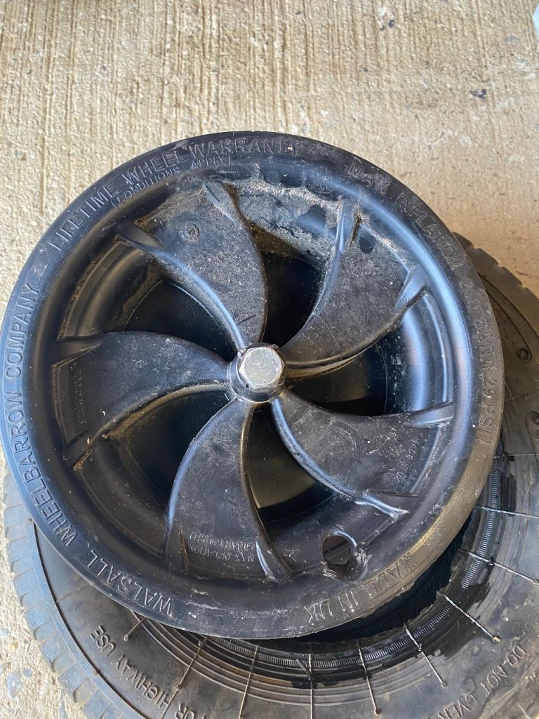 Wheel barrow wheel rim