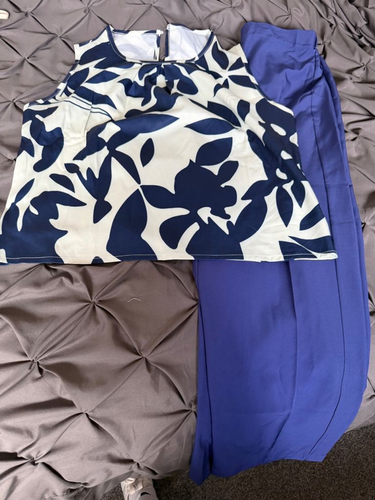 Lovely Summer Top & Trousers Bundle – Blue and White Pattern