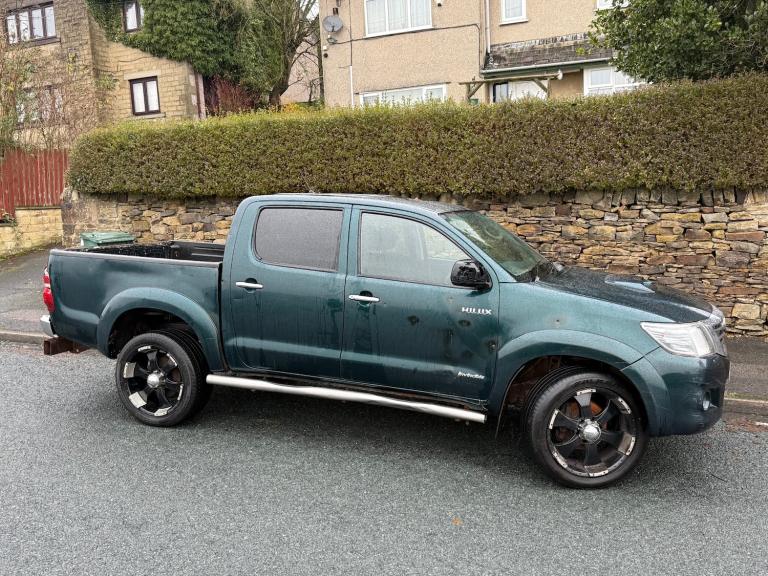 2015 Toyota Hilux Invincible D/Cab Pick Up 3.0 D-4D 4WD 171 PICK UP Diesel Manual