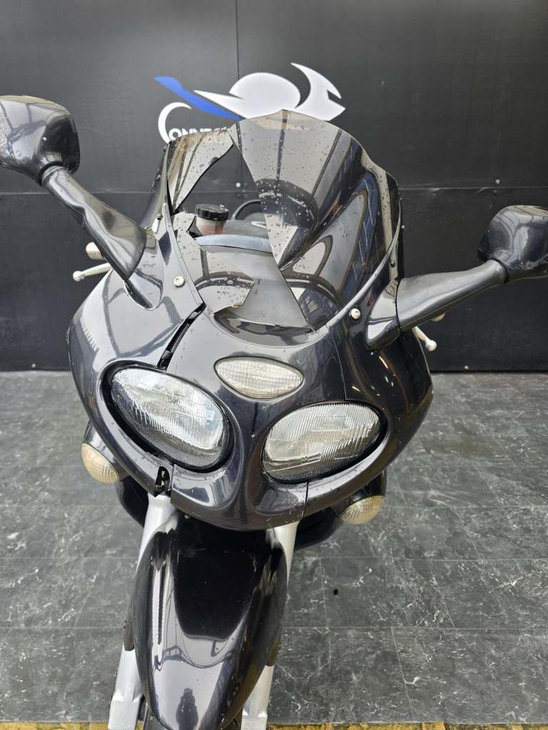 TRIUMPH SPRINT ST 955 PROJECT BIKE 