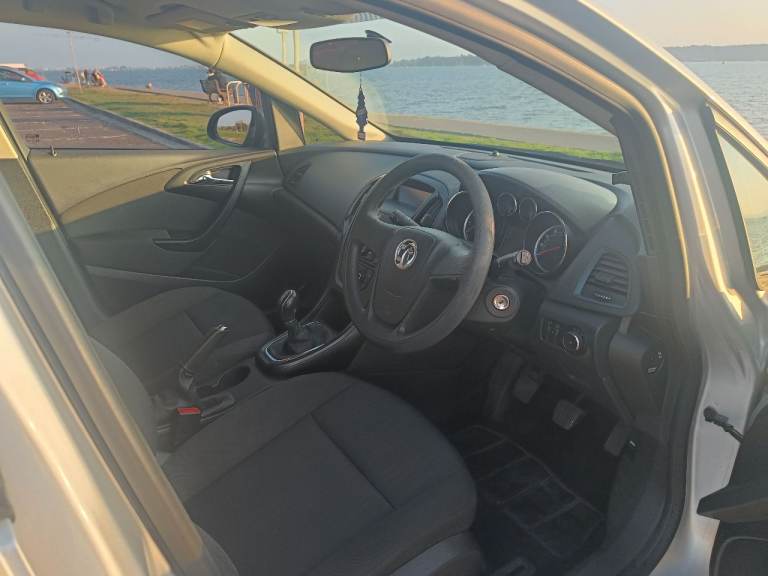 Vauxhall, ASTRA, Hatchback, 2009, Manual, 1598 (cc), 5 doors