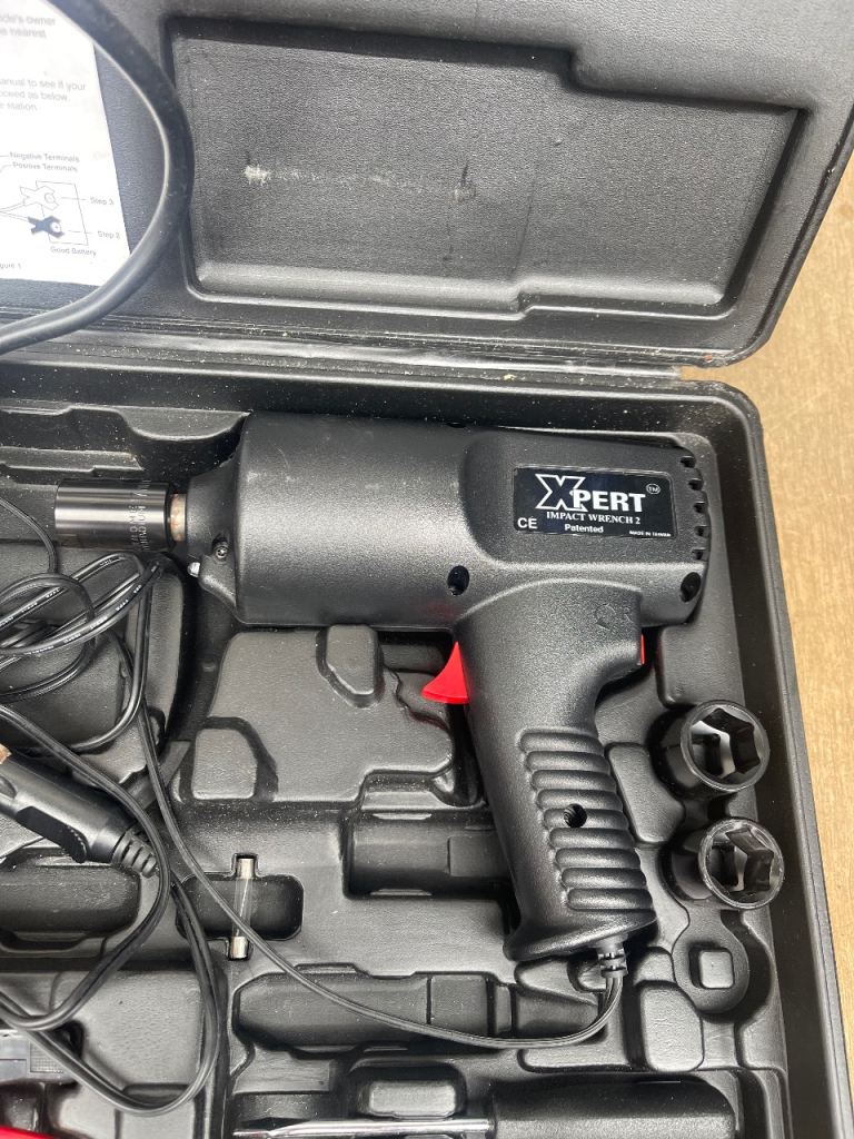 Expert 12volt impact Wrench