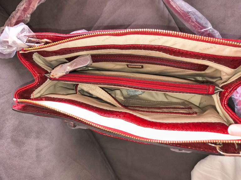 Guess bag new with tag & dust cover bag 