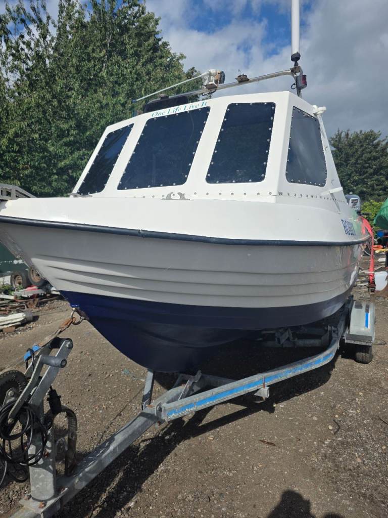 Mariner Explorer 500 Fishing Boat with Outboard Engine