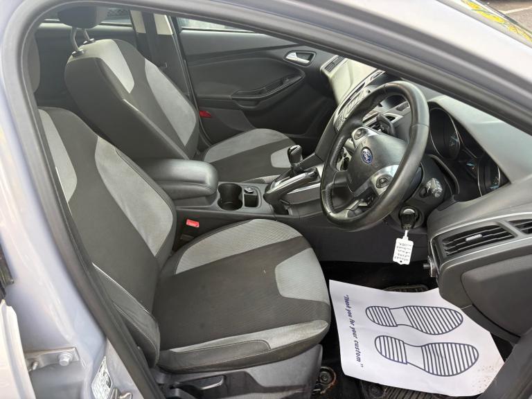 2011 Ford Focus 1.6 125 Zetec 5dr HATCHBACK Petrol Manual