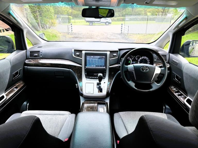 2014 Toyota Vellfire 2.4 HYBRID PETROL/ELECTRIC TOP OF THE RANGE LUXURY MPV ULEZ COMPLIANT MPV Pe...