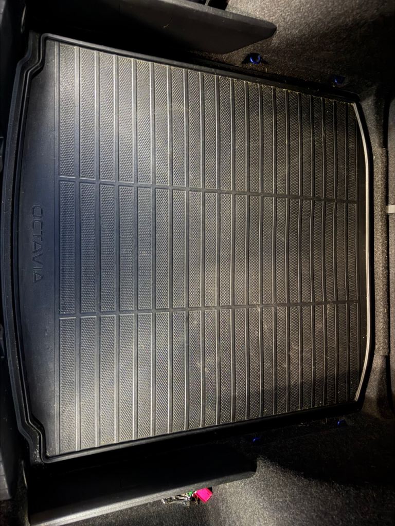 Skoda octavia bootliner