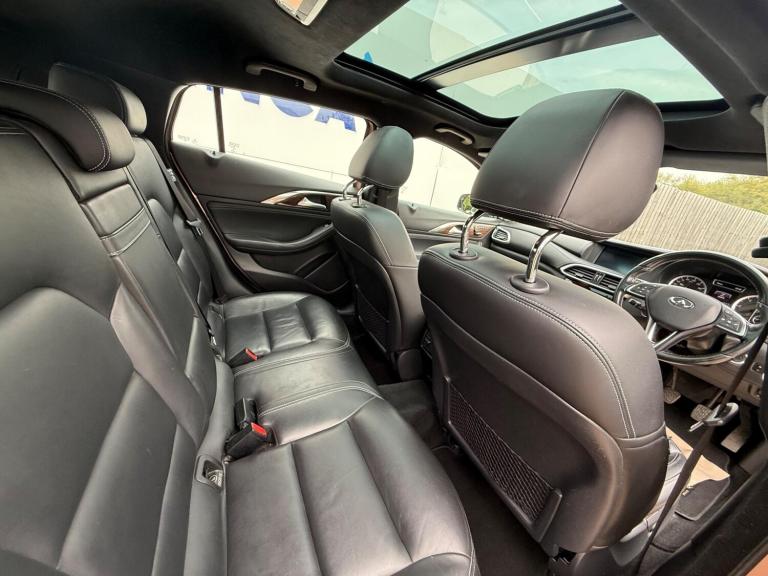 2016 Infiniti Q30 1.5d Premium Tech Euro 6 (s/s) 5dr HATCHBACK Diesel Manual