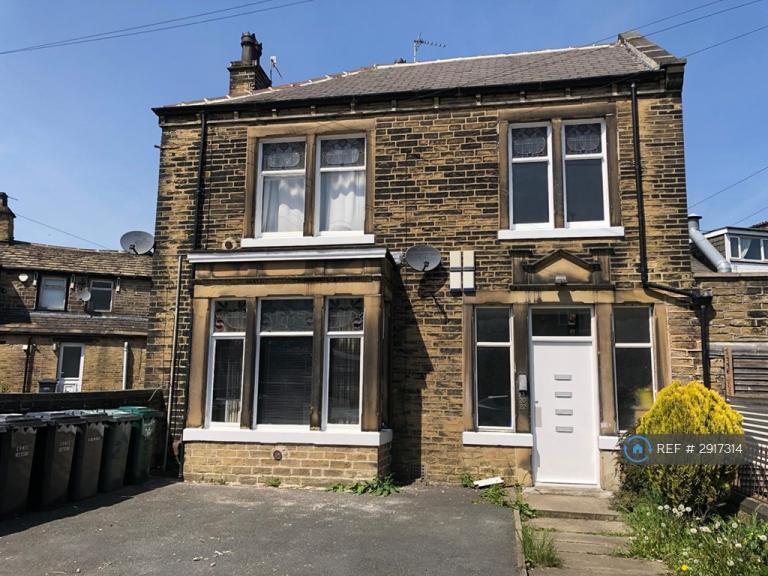 1 bedroom flat in Cragg Terrace, Bradford, BD7 (1 bed) (#2917314)