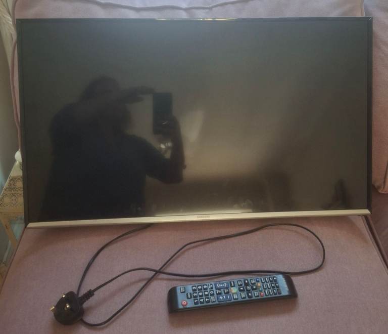 Samsung T32E390SX - 32" Smart LED TV