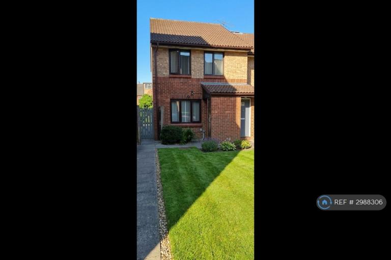 1 bedroom flat in Pasteur Close, London, NW9 (1 bed) (#2988306)