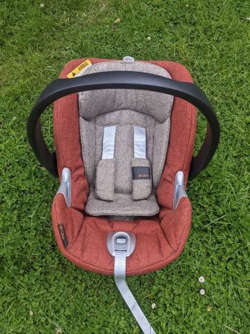 Cybex Platinum Aton Q baby car seat with Base Q-FIX (isofix