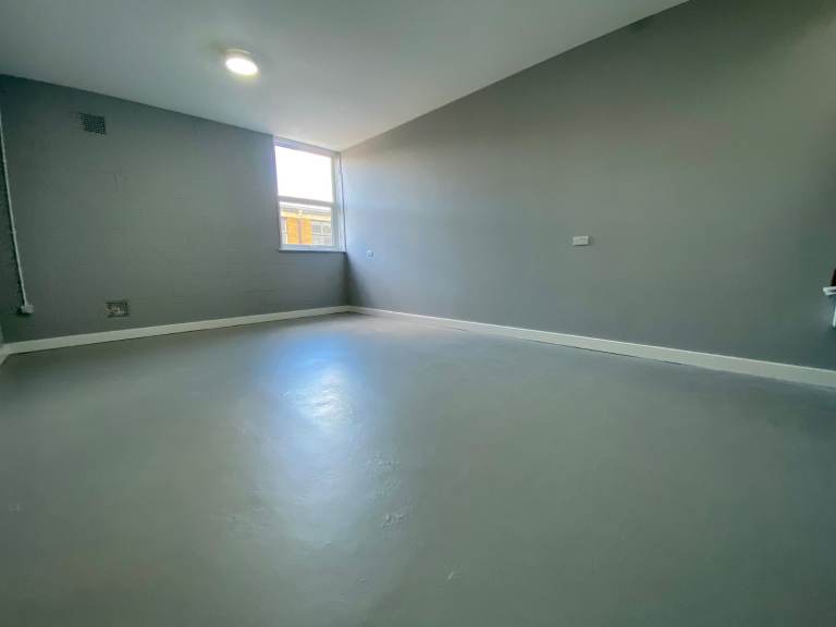 Studio/Workshop available for rent. WIFI included