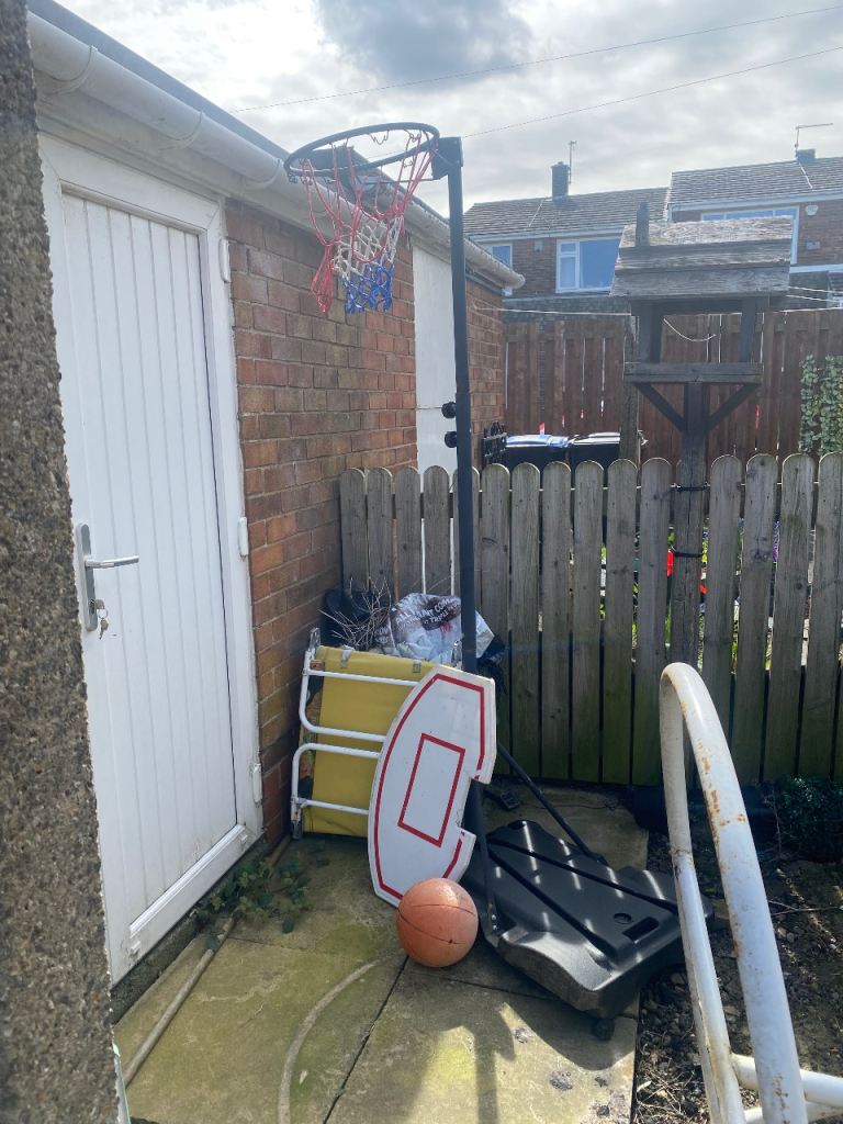 Basketball hoop/net and ball 