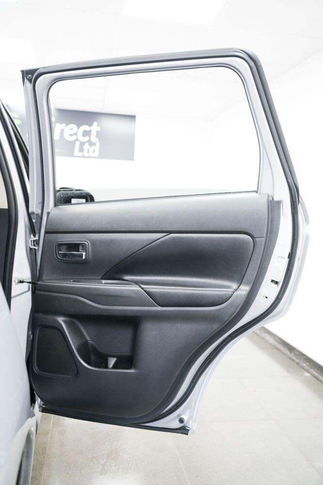 2013 Mitsubishi Outlander 2.2 DI-D GX5 5dr Auto ESTATE DIESEL Automatic