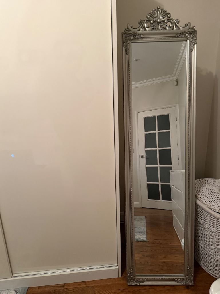 Full Body Mirror With Stand