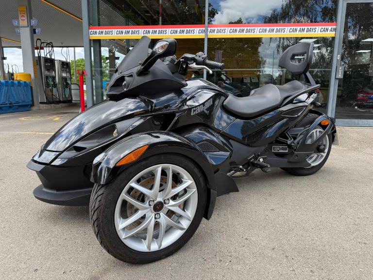 2015 Can-Am Spyder RS 5 speed manual trike in black