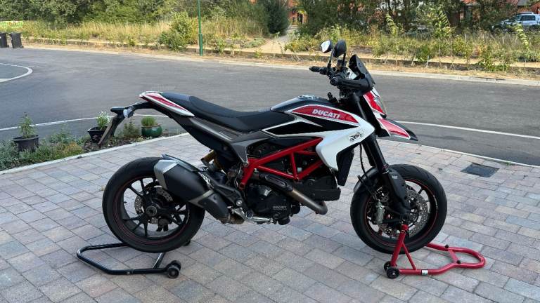Ducati, HYPERMOTARD, 2015, 821 (cc)