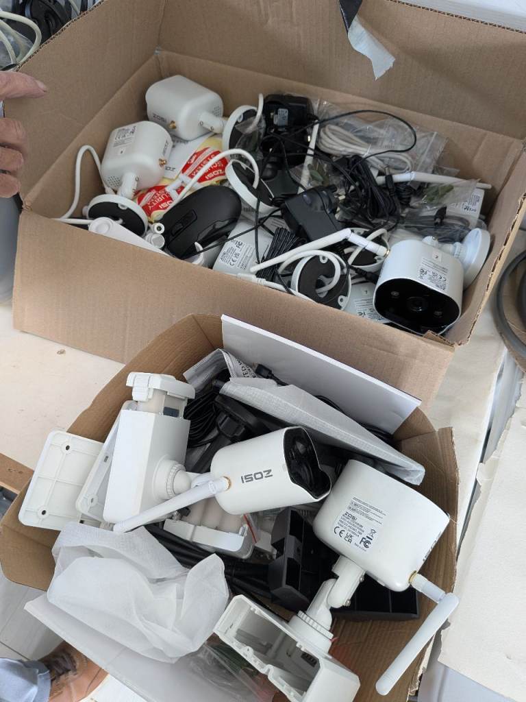 Box of ZOSI Security Cameras & Accessories – Good Condition