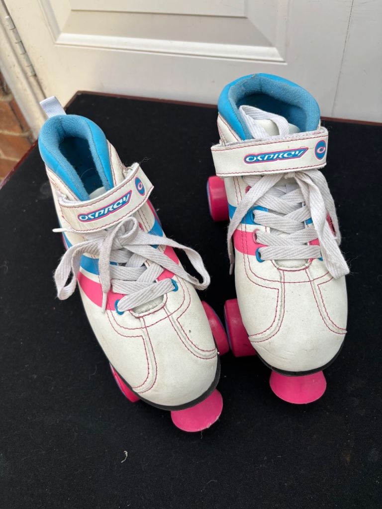 OSPROW Roller Skates – White with Pink/Blue Accents