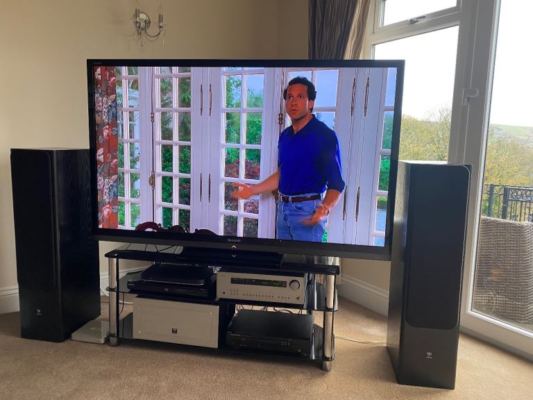 70inch LCD Colour TV with stand