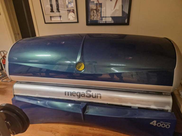Sunbed for Parts / Repair Only – Broken Acrylic Panel (Collection Only ...