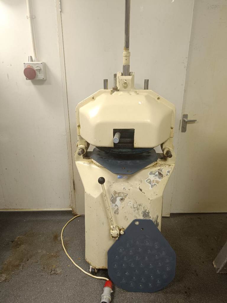 Olympia Hydraulic Dough Divider - Working - 3 Phase