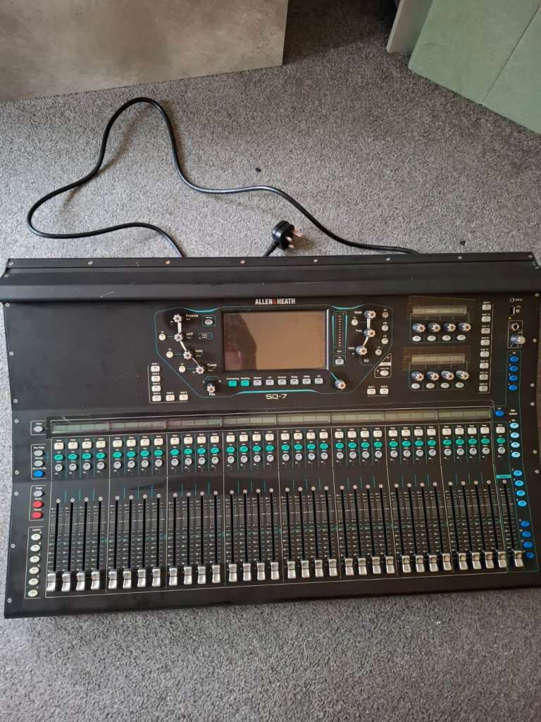 ALLEN & HEATH SQ7 DIGITAL MIXER