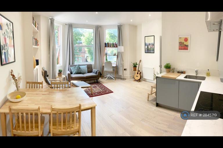 1 bedroom flat in Park Avenue, London, NW2 (1 bed) (#2845719)