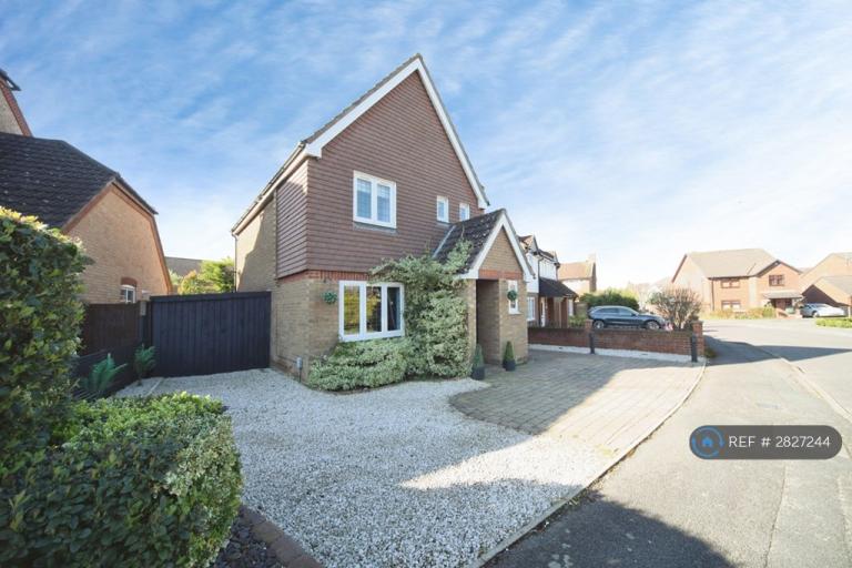 3 bedroom house in Chard Drive, Luton, LU3 (3 bed) (#2827244)