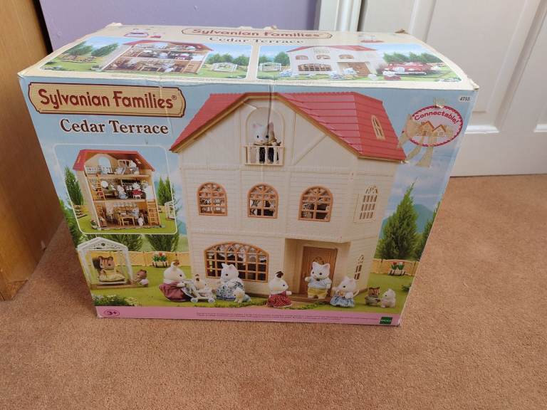 Sylvanian Families Cedar Terrace Dollhouse