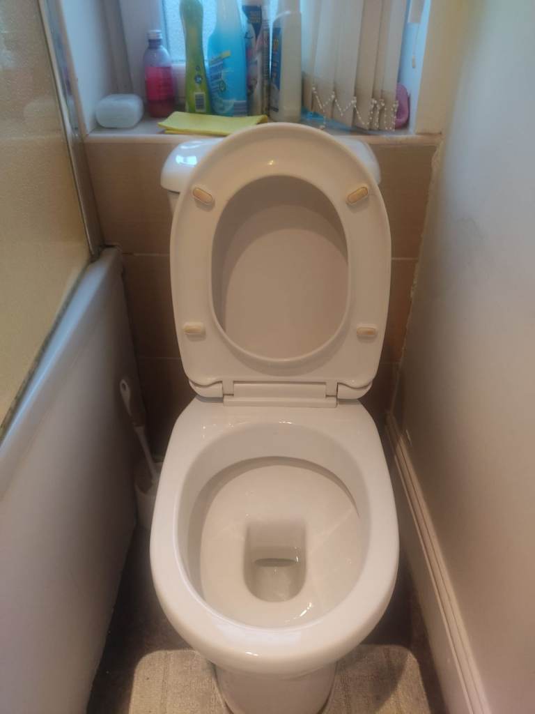 Clean Double Room within flat share in Holyrood, City Centre