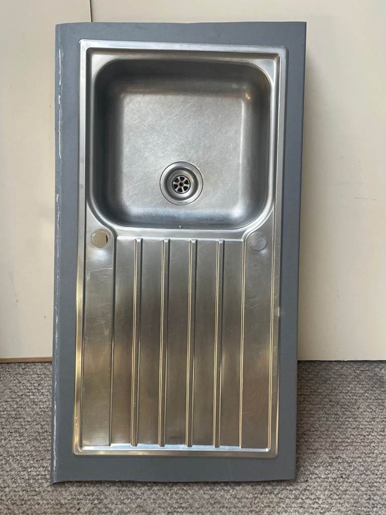 Kitchen Sink with Counter