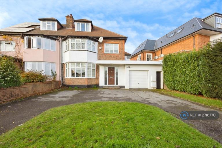 6 bedroom house in Tenterden Grove, London, NW4 (6 bed) (#2716770)