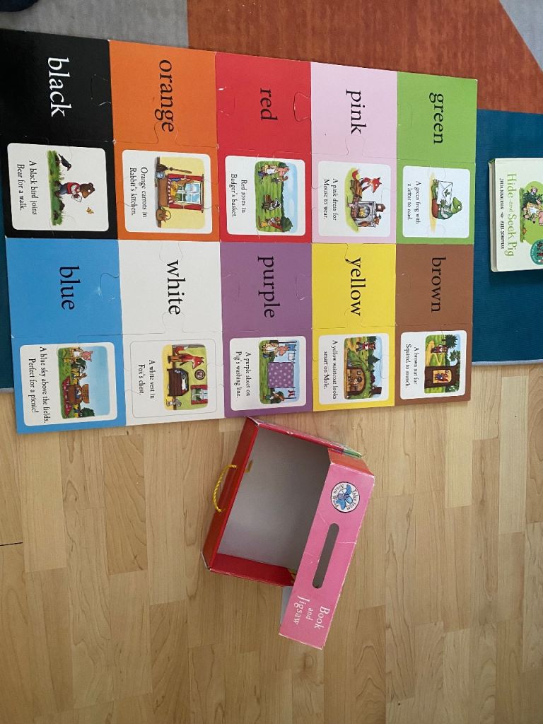 Tales from Acorn Wood Hide-and-Seek Book & Giant Jigsaw