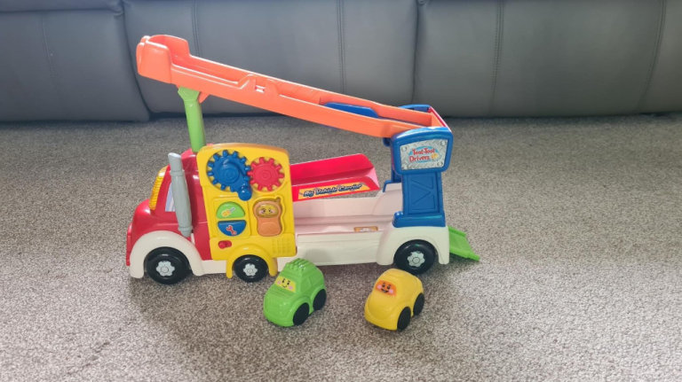 V-Tech Toot Toot Drivers Big Vehicle Carrier