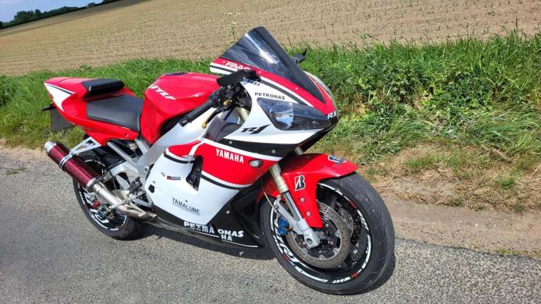 2002 02 YAMAHA R1 YZF-R1 SUPERBIKE CLASSIC SPORTS R 1000 RED  WHITE YZFR1