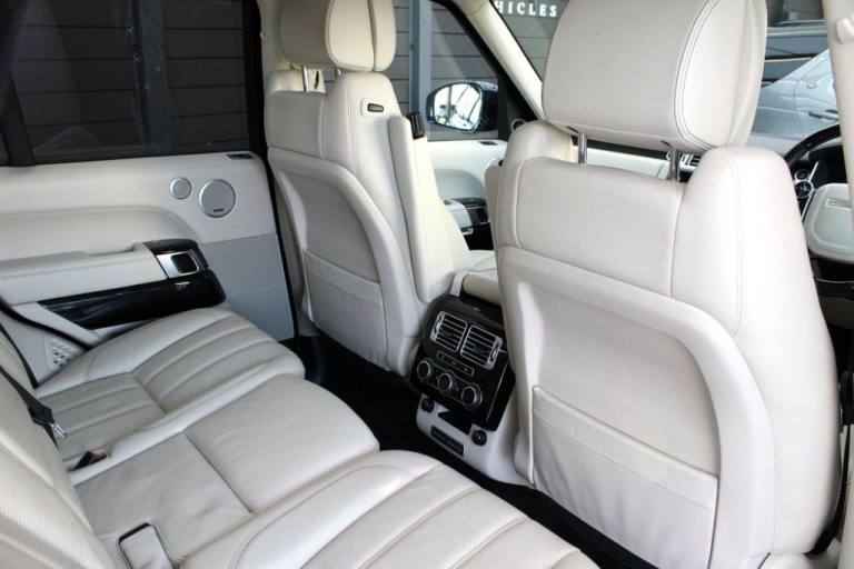 2015 Land Rover Range Rover 4.4 SD V8 Autobiography SUV 5dr Diesel Auto 4WD Euro 5 (339 ps) ESTAT...