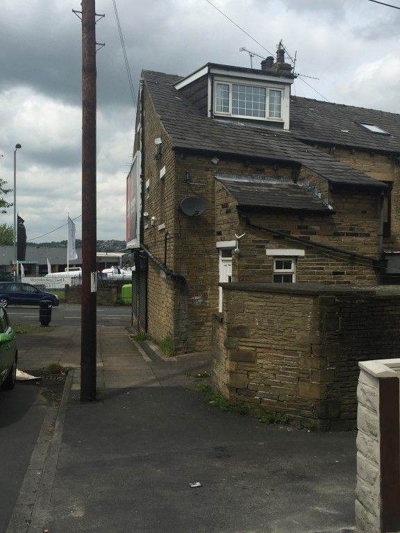 Spacious three bed flat, Legrams Lane, BD7**