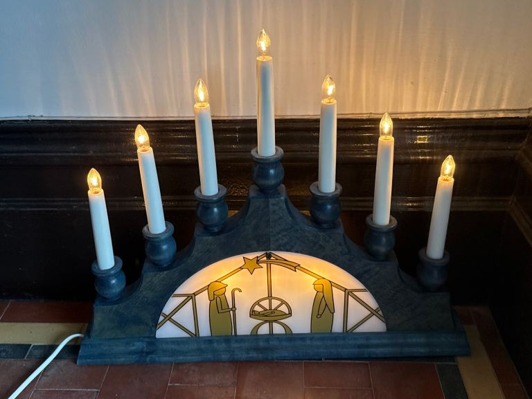 Pending collection-Wooden Christmas Candle Arch with Nativity Scene – Good Condition