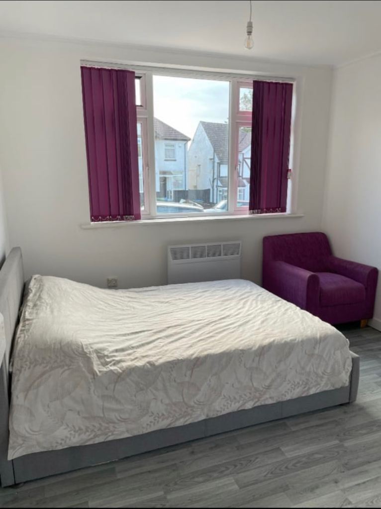 Open plan one bed -Bills included 