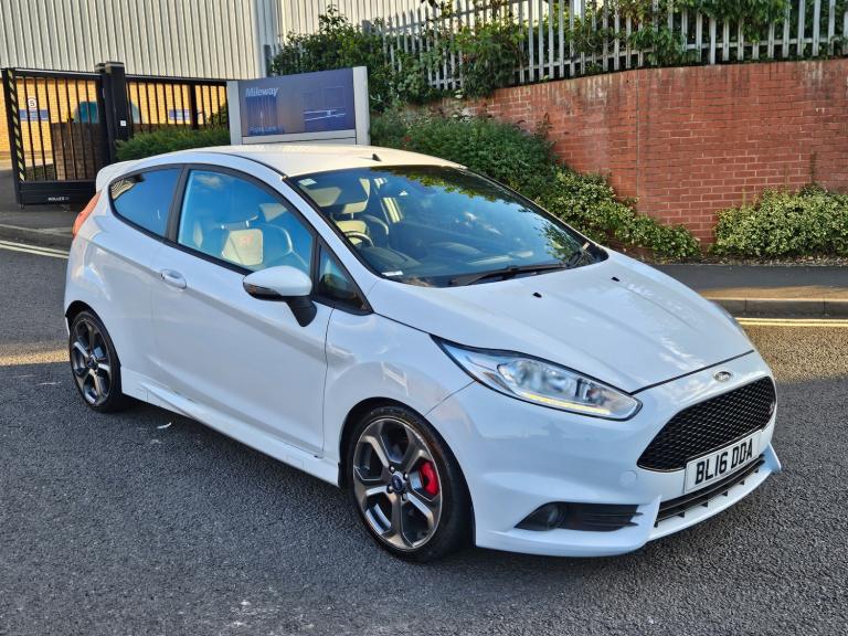 2016 Ford Fiesta 1.6 EcoBoost ST-3 3dr HATCHBACK Petrol Manual