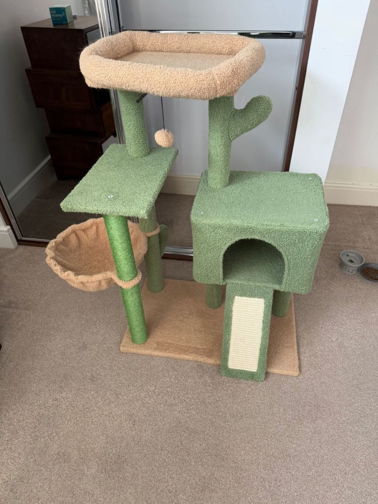 Cat Tree / Cat Tower – £10