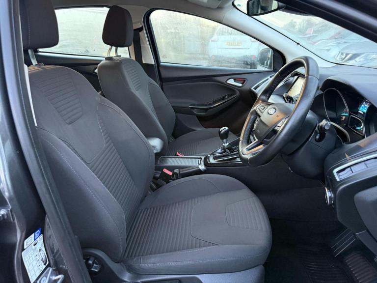 2015 Ford Focus 1.0T EcoBoost Titanium Euro 6 (s/s) 5dr HATCHBACK Petrol Manual