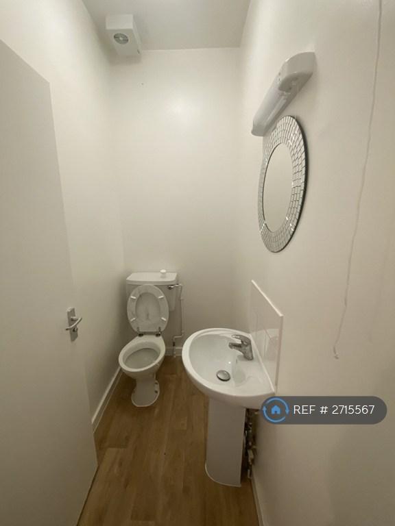 3 bedroom house in Boscombe Avenue, London, E10 (3 bed) (#2715567)